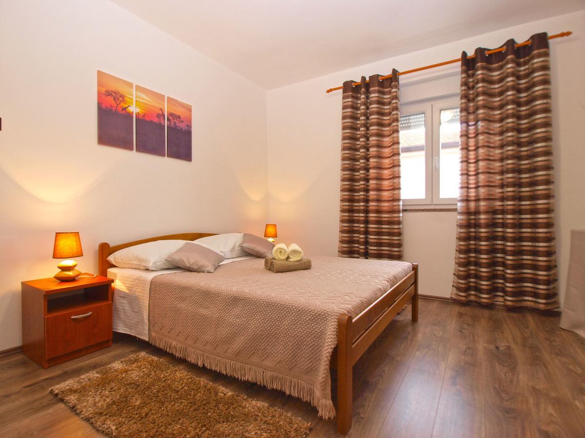 Apartment Luciano 1540 Pula Exterior photo