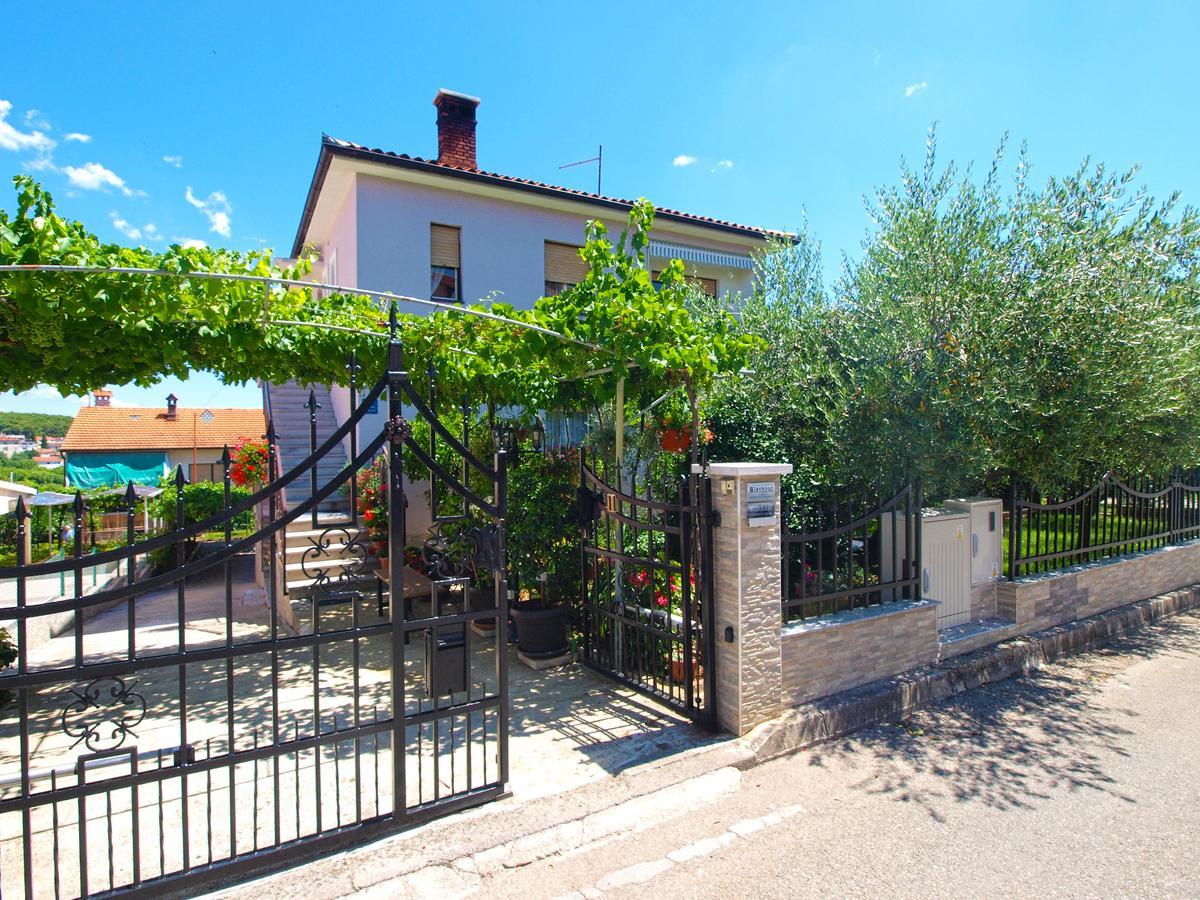 Apartment Luciano 1540 Pula Exterior photo